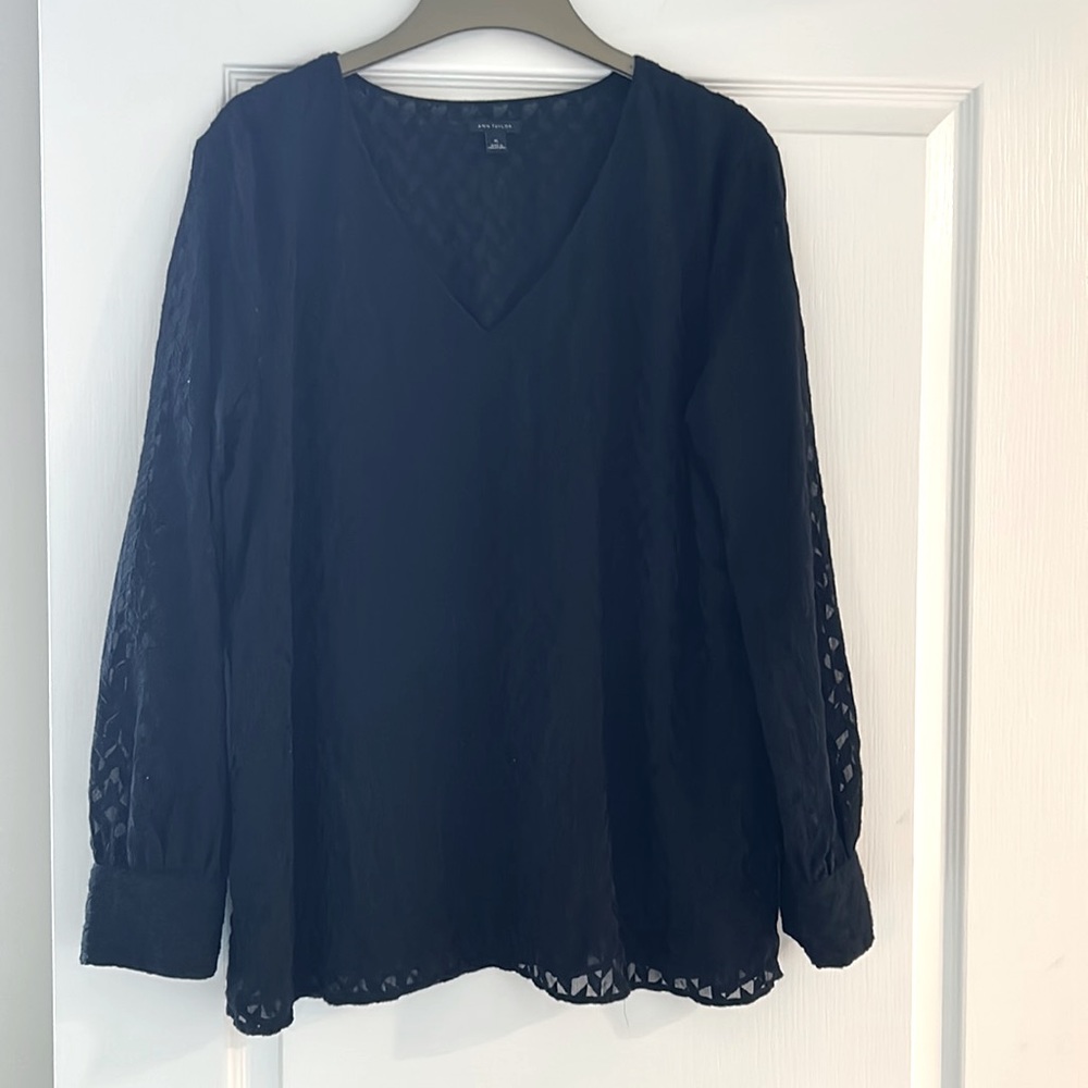 Ann Taylor Black V-Neck Long Sleeve Lace Blouse
